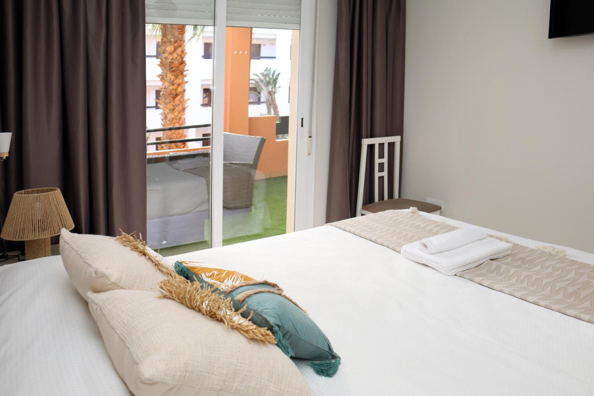Apartment Palami Con Terraza, Wifi 300mb, Piscina Y Garaje Privado *
